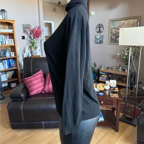 Select + Trend black long sleeve turtleneck sweater-size M - Picture 7 of 9